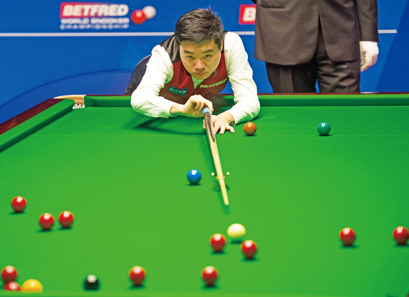 在长洞上采 在长洞上采